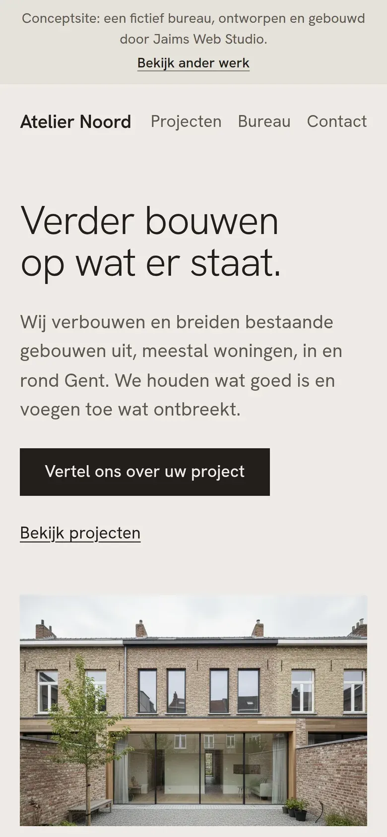 Dezelfde startpagina op een telefoon.